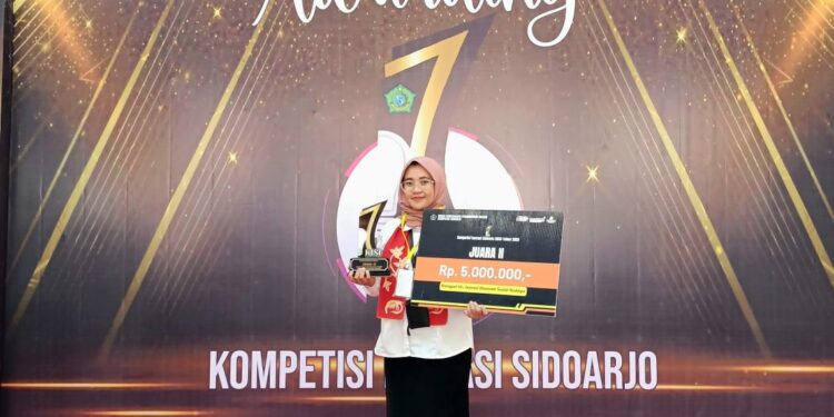 Mufidatul Ummah Guru SDN Plumbon 2 Porong Raih Juara II KISI Award 2025