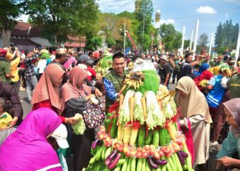Grebeg Gunungan Hasil Bumi, Ramaikan Hari Jadi Kabupaten Lumajang ke-770