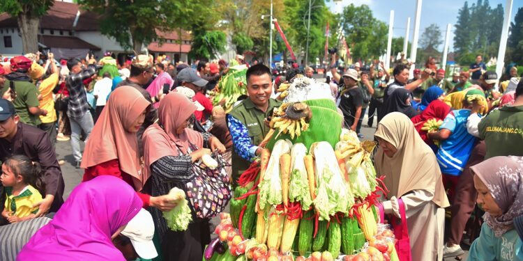 Grebeg Gunungan Hasil Bumi, Ramaikan Hari Jadi Kabupaten Lumajang ke-770