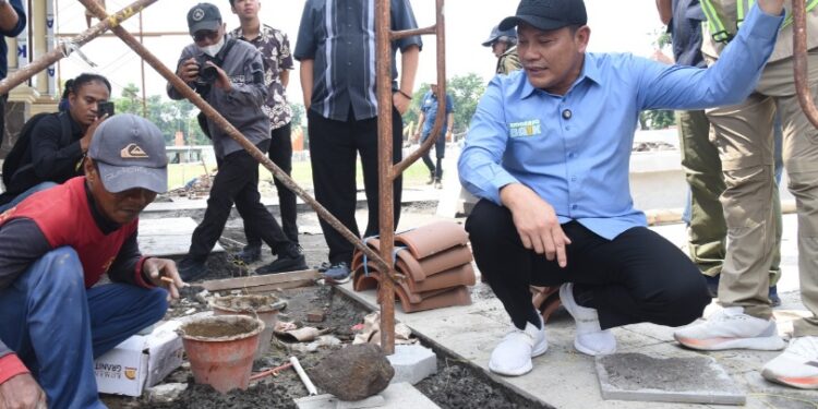 Progres  Proyek Revitalisasi Alun-Alun Sampai Saat ini Belum Sepenuhnya Terlihat