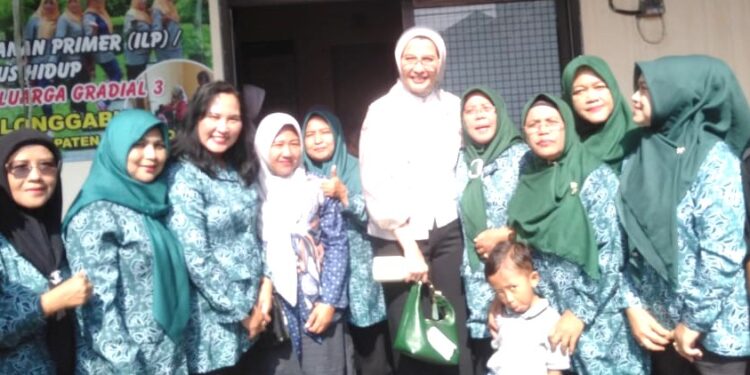 Kemenkes RI Bersama Arzeti Bilbina Saluran Bantuan MT Ibu Hamil dan Balita