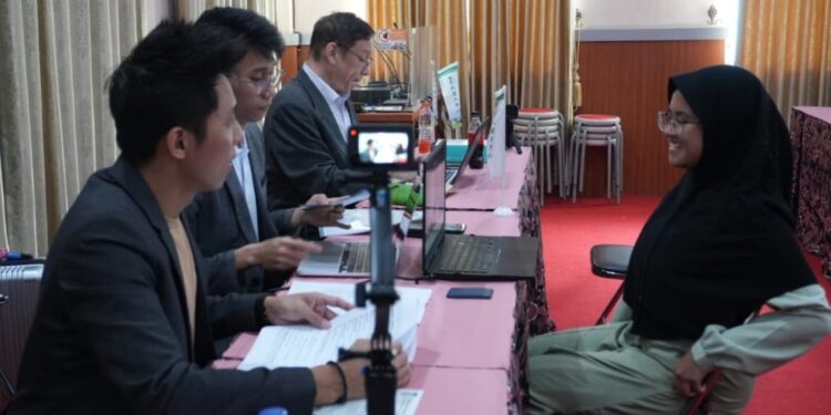 Calon Mahasiswa Da Yeh University Taiwan Ikuti Seleksi di SMA Negeri 2 Sidoarjo