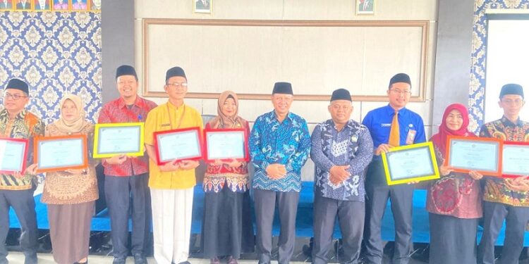 Strategi SMP Negeri 3 Porong Raih Berbagai Penghargaan Nasional