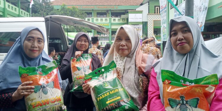 Hari Pertama Pasar Murah YPM Digelar di Panjunan, Panitia Siapkan 3.000 Paket Beras