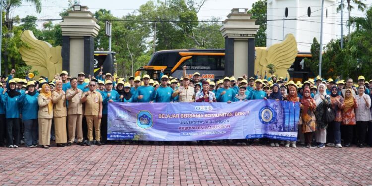713 Mahasiwa Unair dan BBK Lakukan Pengabdian Masyarakat BBK Di Lamongan