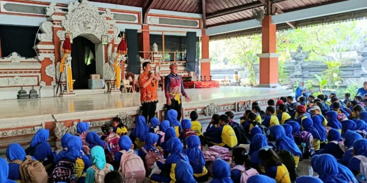 SDN Dukuh Tengah Kenalkan Budaya dan Toleransi Kepada Siswanya