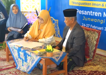 Siswa SMA Negeri 1 Krian Melaksanakan Malam Bina Iman di Ponpes Al Amanah Krian