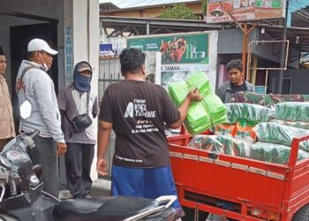 Akhiri KBM Ramadhan, SMP YPM 1 Taman Bagikan 1.000 Paket Beras untuk Warga