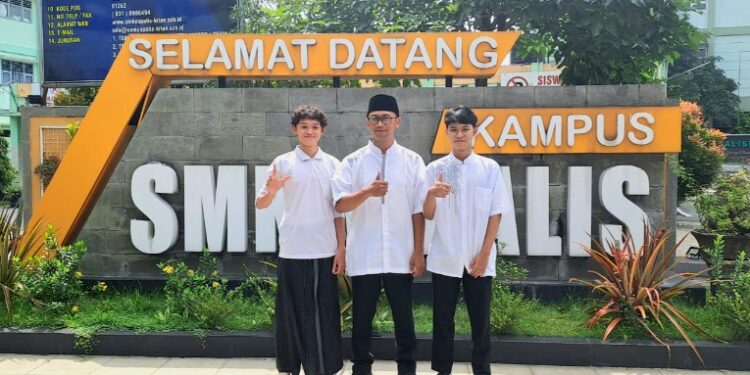Dua Siswa SMK Yapalis Dapat Golden Ticket ITS dan Unair 2026