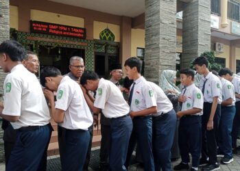 Pasca Libur Lebaran, SMP YPM 1 Taman Awali KBM dengan Materi Pelestarian Lingkungan