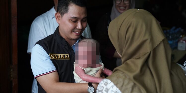 Dampingi Balita Gizi Buruk, Pemkab Mojokerto Salurkan Bantuan-Fasilitasi Tes Genetik