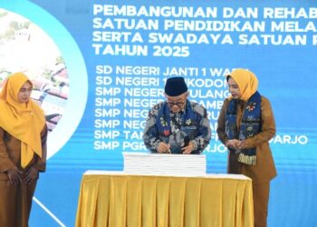 Mendikdasmen Resmikan 29 Program Revitalisasi Satuan Pendidikan Sidoarjo dari APBN 2025