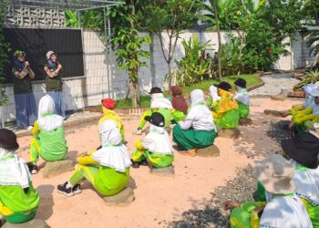 Bersama MI Darul Ulum, SMK YPM 8 Sidoarjo Gelar Program ‘SRINAM’
