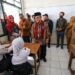 Mendikdasmen Pantau TKA Hari Kedua di SMPN 1 Surabaya