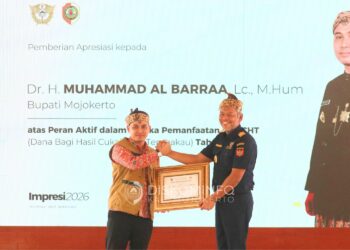 Dukung Pemberantasan Rokok Ilegal, Bupati Mojokerto Raih Penghargaan