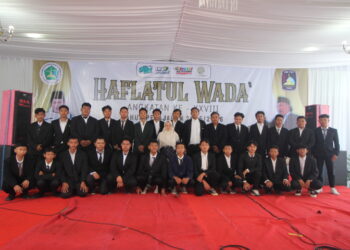 Ratusan Siswa SMK YPM 7 Tarik dengan Hidmat Ikuti Pelepasan dan Terima Beasiswa
