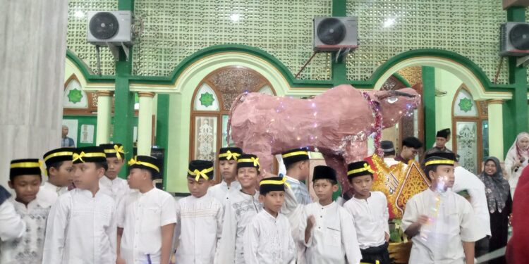 Ratusan Santri TPQ Desa Jemundo Taman Gelar Takbiran Keliling Kampung