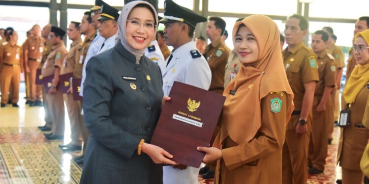 Rotasi 70 Pejabat Baru di Lumajang Tekankan Integritas ASN