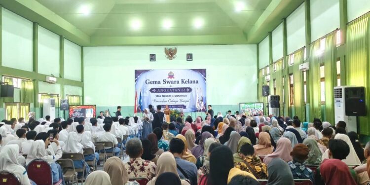 Apresiasi dan Penghargaan Warnai Prosesi Pelepasan Siswa SMAN 1 Sidoarjo