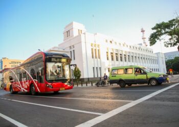 Spesial HJKS, Warga Surabaya Bisa Naik Transportasi Umum dan Parkir Cukup Bayar Rp733