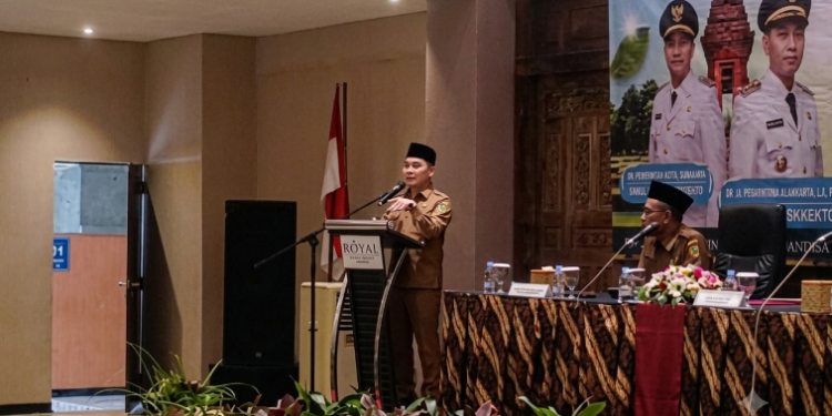 Bupati Albarra Imbau Perangkat Desa & Kecamatan Cermat Kawal Program Pembangunan