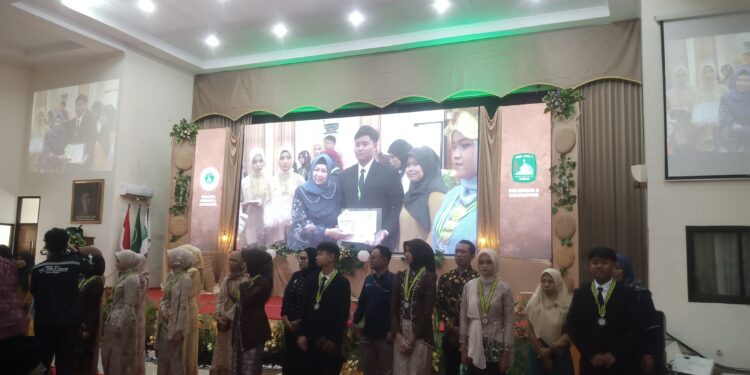 Motivasi dan Prestasi Warnai Purnasiswa Sixtanova SMP YPM 1 Taman