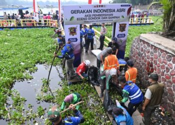 Bupati Cianjur Bersama Polres dan Pandawara Group Bersihkan Danau Jangari