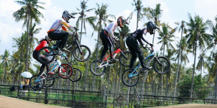 Banyuwangi BMX Supercross Diminati Pembalap Dalam dan Luar Negeri
