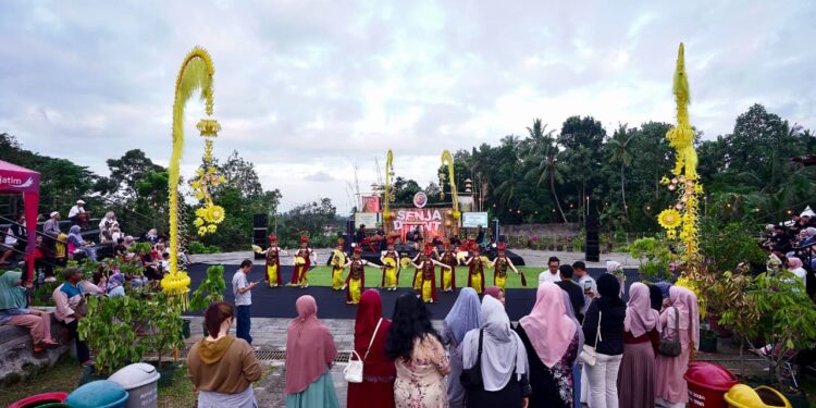 Wisatawan Betah Berlama-lama di Senja AWT Banyuwangi