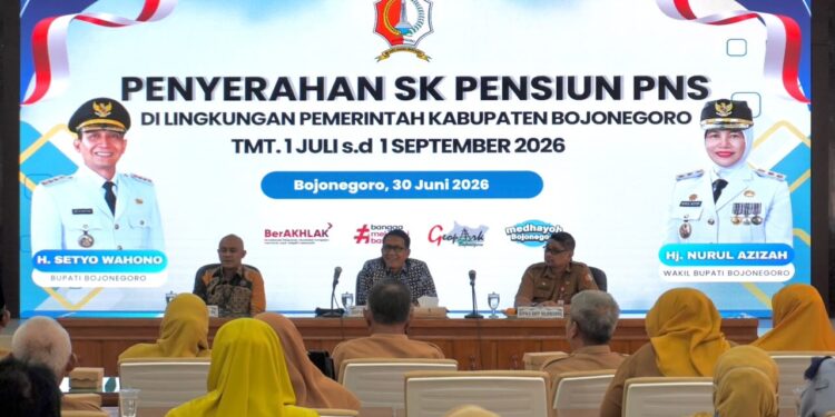 113 PNS Lingkup Pemkab Bojonegoro Terima SK Pensiun