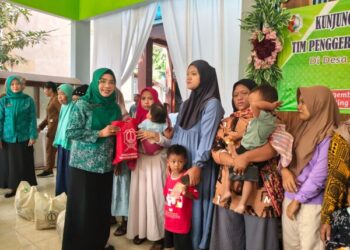 Kunjungan ke Desa Jumok, Cantika Wahono Ajak Kader PKK Wujudkan Keluarga Sehat dan Berkualitas