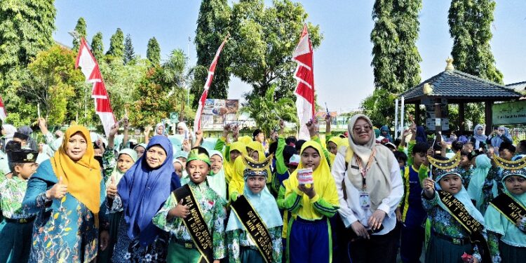 MIN 1 Sidoarjo dan Puskesmas Buduran Lakukan Edukasi Kesehatan Gigi