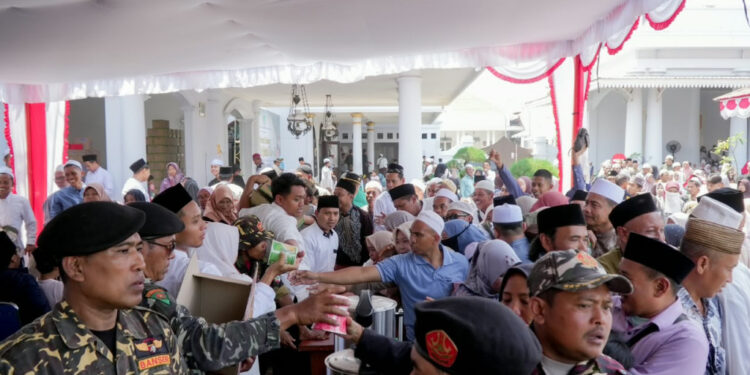 Puluhan Ribu Umat Islam Hadiri Haul ke 45 Al-Maghfurlah Al-‘Arif Billah KH. Abdul Hamid.