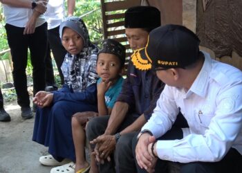 Gus Bupati Pastikan Keluarga Pak Tarno Dapat Rumah Layak – Akses Pendidikan