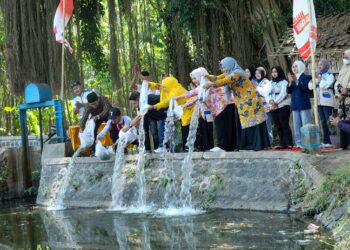 15 Ribu Bibit Ikan Ditebar, Rowosumo Disiapkan Jadi Sumber Pangan dan Ekonomi Warga