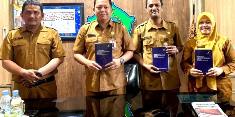 Buktikan Komitmen, Guru SMPN 6 Sidoarjo Hasilkan Buku ‘Membentuk Karakter Generasi Digital’