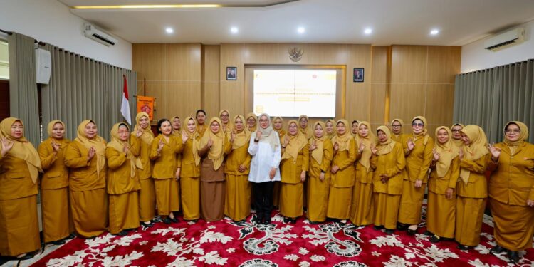 Pelantikan GOW, Bupati Ipuk Dorong Perempuan Banyuwangi Lebih Berdaya dan Mandiri
