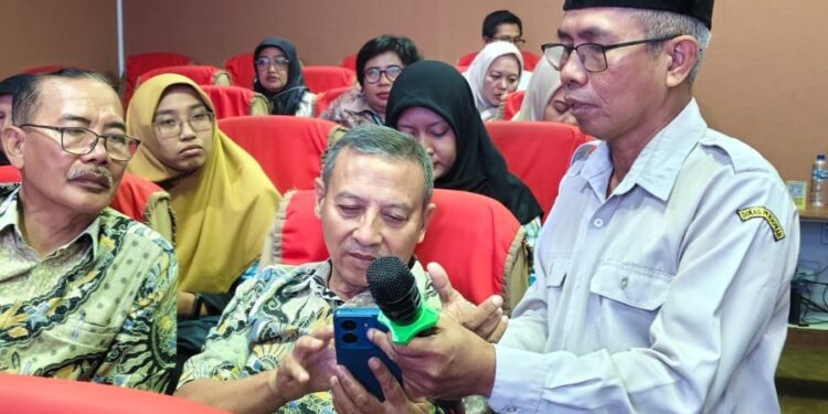 MGMP Fisika SMA/MA Sidoarjo Gelar Pelatihan Pembelajaran Fisika Berbasis AI