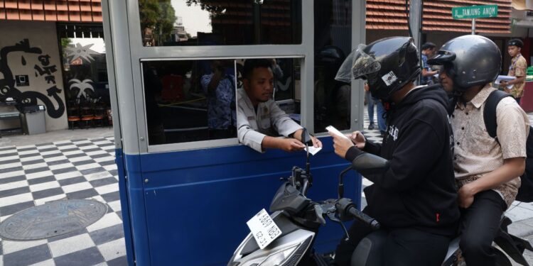 Digitalisasi Parkir Tanjung Anom Surabaya Dongkrak Pendapatan hingga Rp80 Juta per Bulan