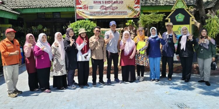 Tim Penilai Adipura Nasional Kunjungi MI Negeri 1 Sidoarjo