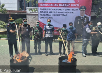 Kejari Pasuruan Musnahkan 5,2 Kg Sabu-Sabu dan Ribuan Obat Terlarang