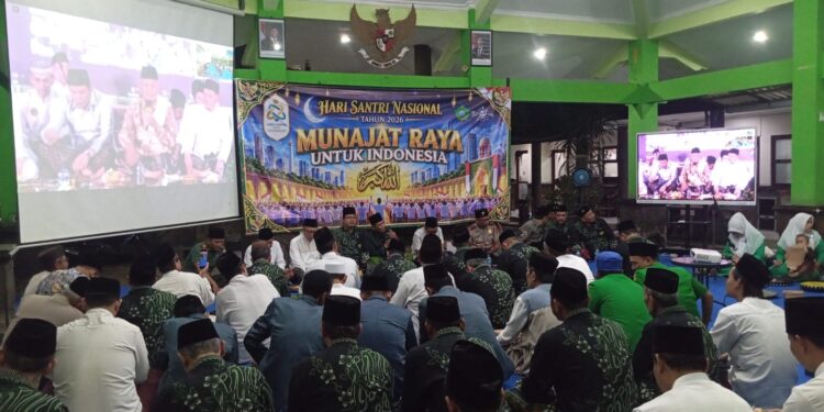 MWC NU Taman Bersama Forkopimcam Gelar Munajat Raya Hari Santri Nasional 2026