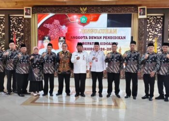 Bupati Sidoarjo Mengukuhkan Kepala SMP YPM 6 Jadi Ketua Dewan Pendidikan Sidoarjo Periode 2026–2031