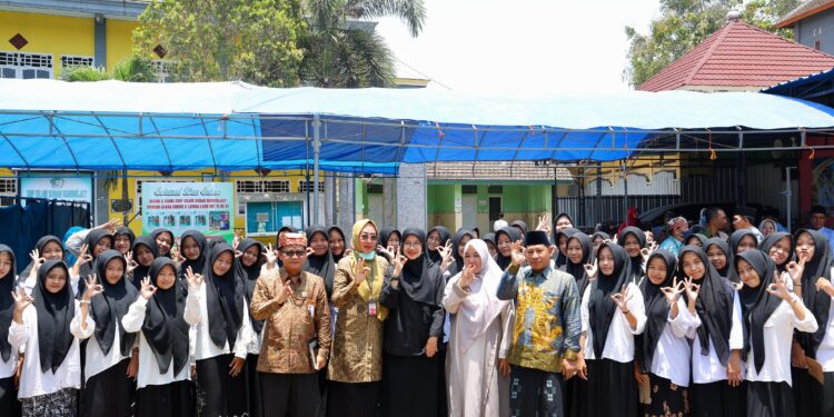 Sambut Hari Santri, Puluhan Ribu Santri Banyuwangi Ikuti Kegiatan Cek Kesehatan Gratis